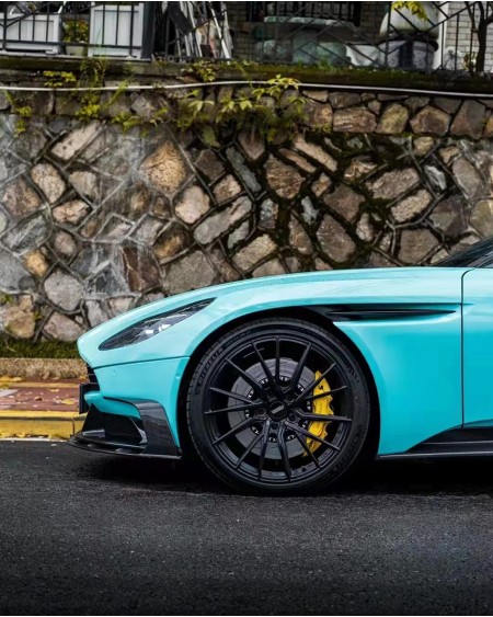 Aston Martin DB11 Carbon Body Kit